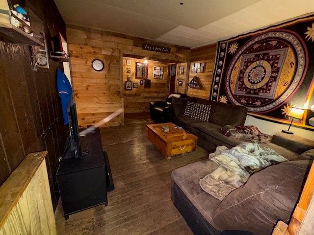 101 Fishpot Rd, Centerville, PA 15333