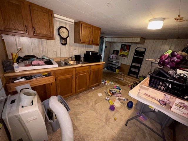 101 Fishpot Rd, Centerville, PA 15333