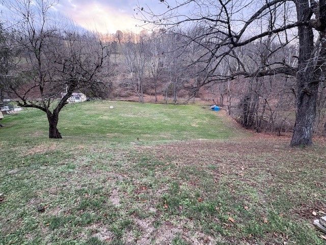 101 Fishpot Rd, Centerville, PA 15333