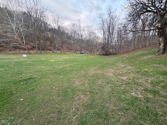 101 Fishpot Rd, Centerville, PA 15333