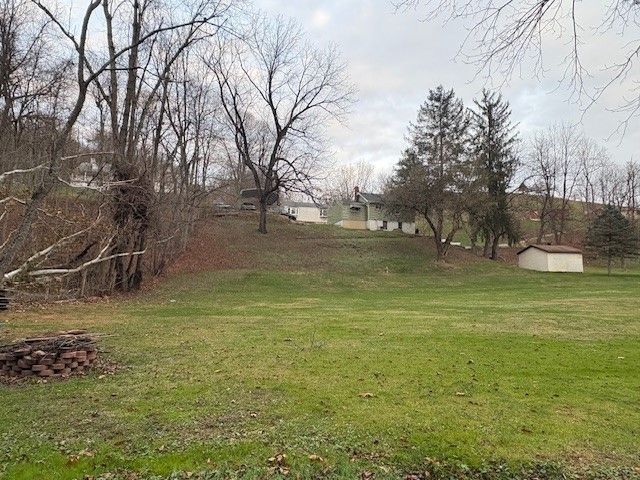 101 Fishpot Rd, Centerville, PA 15333