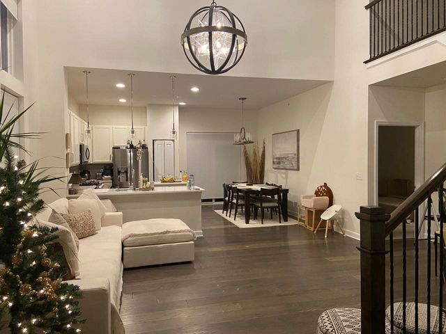 513 N Pershing Court, Barrington, IL 60010