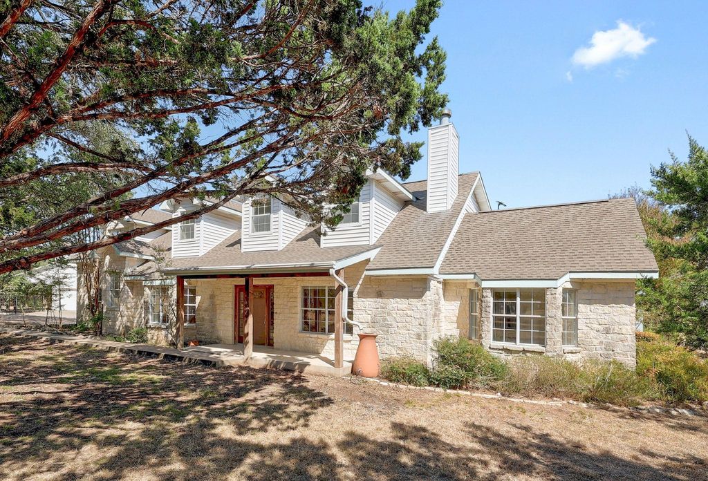 300 Rock House DR, Liberty Hill, TX 78642