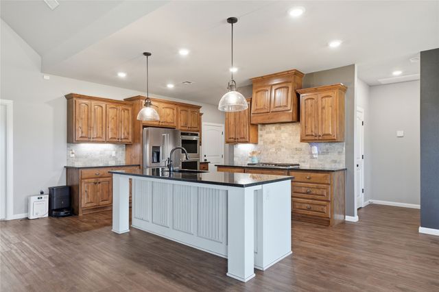 2115 E 45th Circle S, Sand Springs, OK 74063