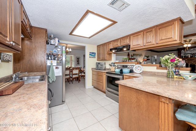 117 Muirfield Court, Ocean Springs, MS 39564