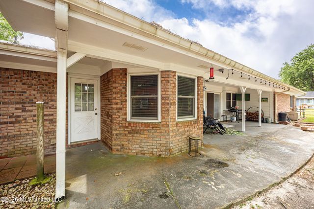 117 Muirfield Court, Ocean Springs, MS 39564