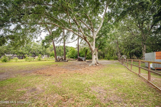 117 Muirfield Court, Ocean Springs, MS 39564