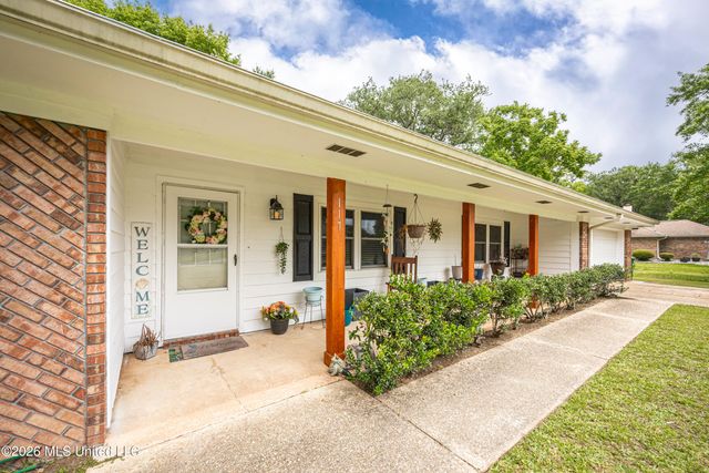 117 Muirfield Court, Ocean Springs, MS 39564