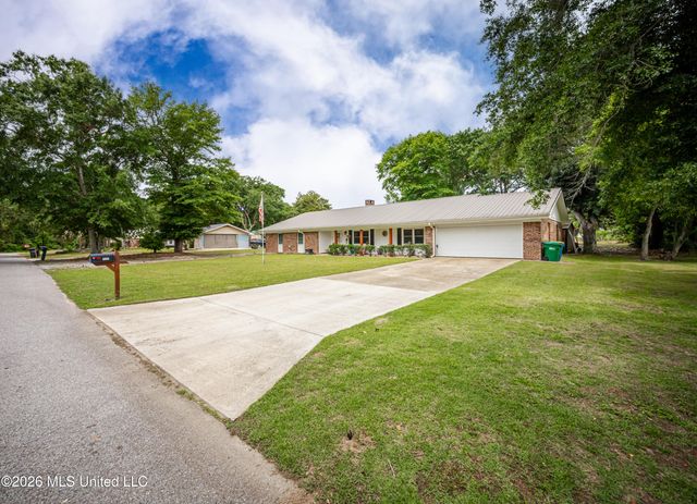 117 Muirfield Court, Ocean Springs, MS 39564