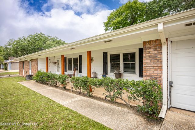 117 Muirfield Court, Ocean Springs, MS 39564
