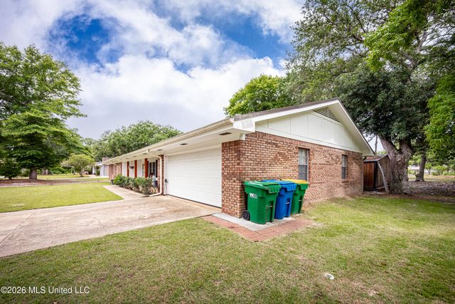 117 Muirfield Court, Ocean Springs, MS 39564