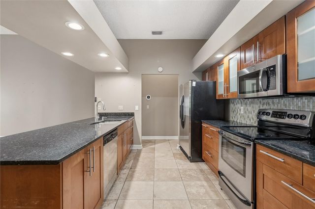 3632 COLD CREEK DRIVE, Valrico, FL 33596