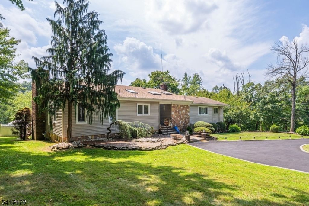 220 Horseshoe Rd, Berkeley Heights Twp., NJ 07922