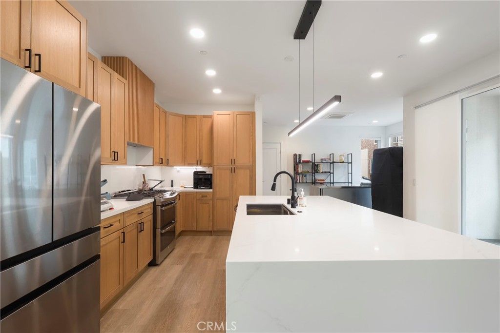 Image 11 of property listing at 809 Brickyard Lane, Costa Mesa, CA 92627