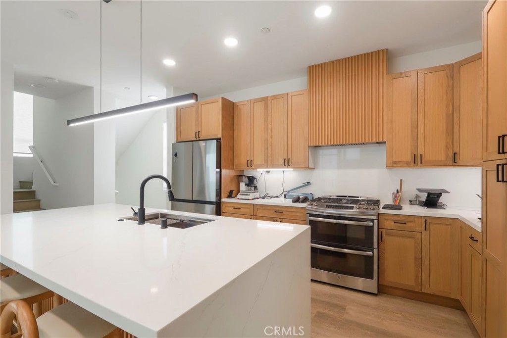 Image 13 of property listing at 809 Brickyard Lane, Costa Mesa, CA 92627