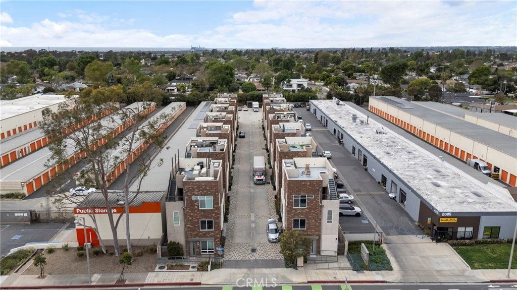 Image 35 of property listing at 809 Brickyard Lane, Costa Mesa, CA 92627