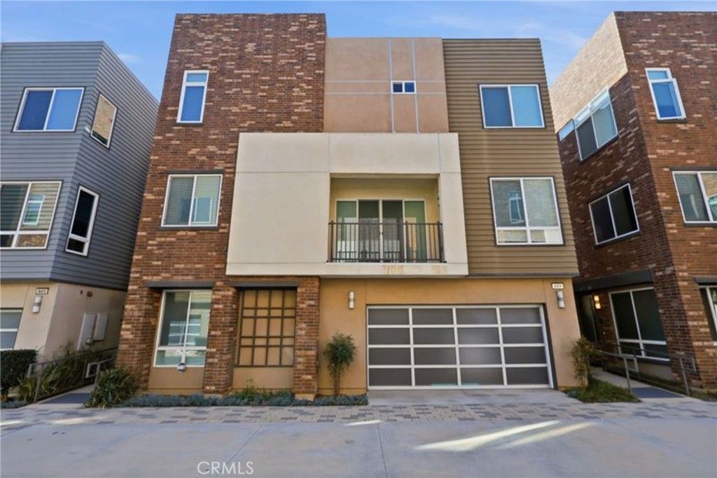 Image 37 of property listing at 809 Brickyard Lane, Costa Mesa, CA 92627