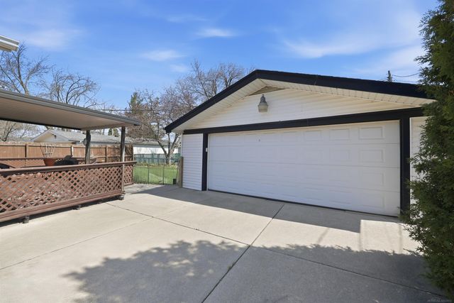 33226 Vista Way Street, Fraser, MI 48026