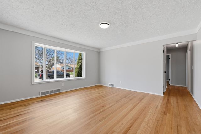 33226 Vista Way Street, Fraser, MI 48026