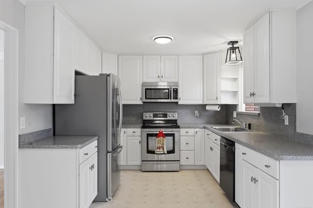 33226 Vista Way Street, Fraser, MI 48026