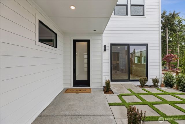 13725 SE 85th Street, Newcastle, WA 98059