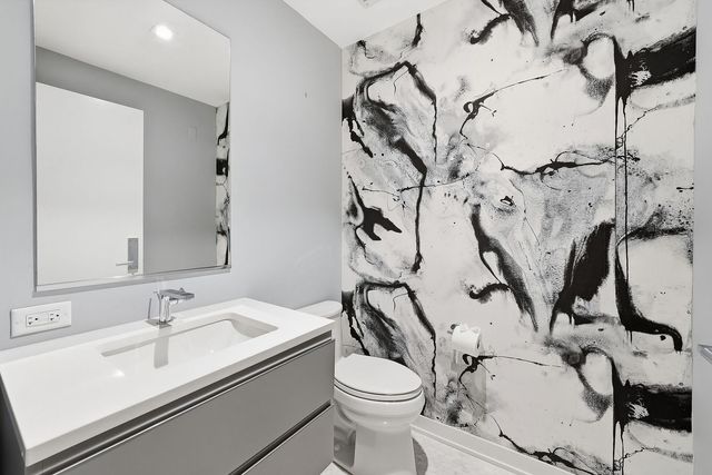 1400 W Monroe Street 2B, Chicago, IL 60607