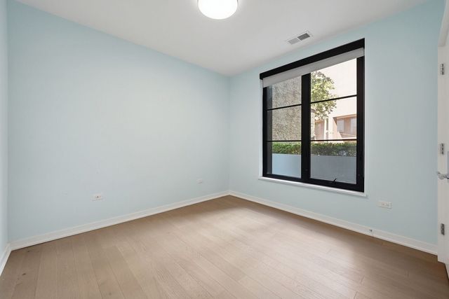 1400 W Monroe Street 2B, Chicago, IL 60607