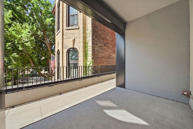 1400 W Monroe Street 2B, Chicago, IL 60607