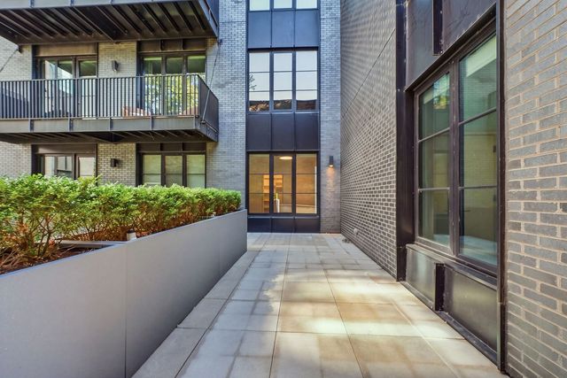 1400 W Monroe Street 2B, Chicago, IL 60607