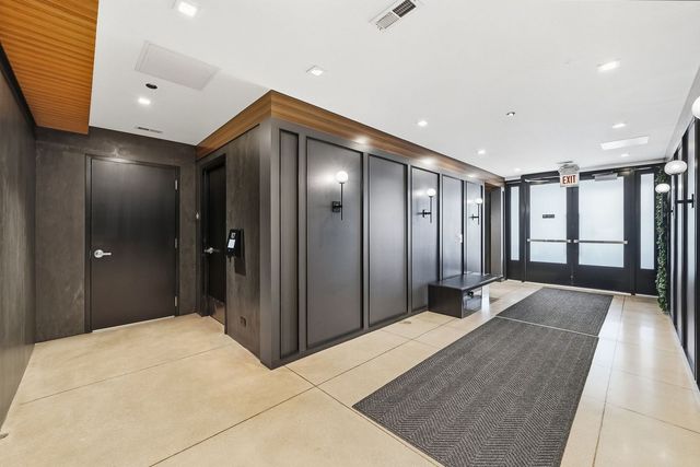 1400 W Monroe Street 2B, Chicago, IL 60607