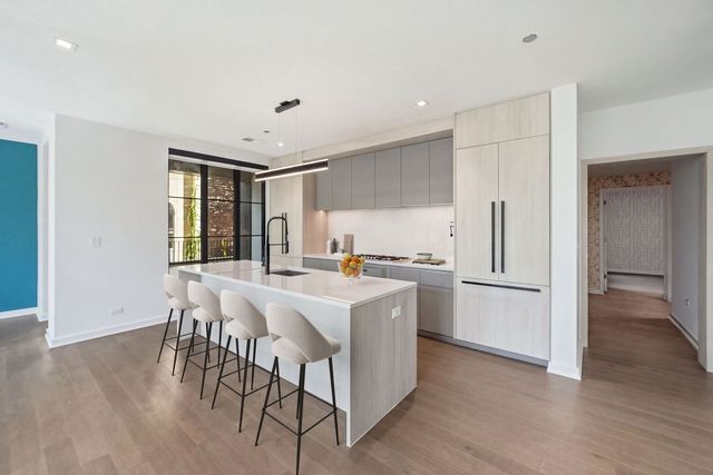 1400 W Monroe Street 2B, Chicago, IL 60607