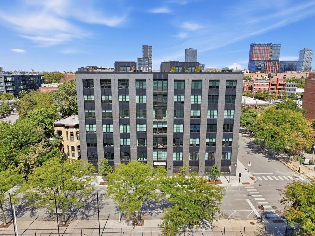 1400 W Monroe Street 2B, Chicago, IL 60607