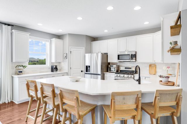 9590 Jefferson Drive 3, Chanhassen, MN 55317