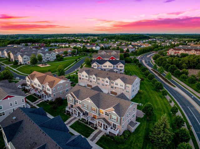 9590 Jefferson Drive 3, Chanhassen, MN 55317
