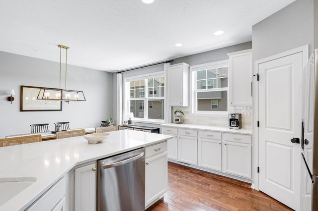 9590 Jefferson Drive 3, Chanhassen, MN 55317