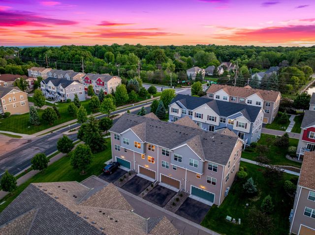 9590 Jefferson Drive 3, Chanhassen, MN 55317
