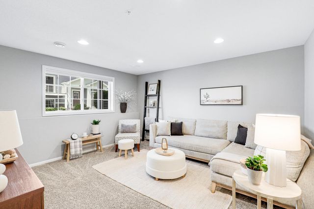 9590 Jefferson Drive 3, Chanhassen, MN 55317