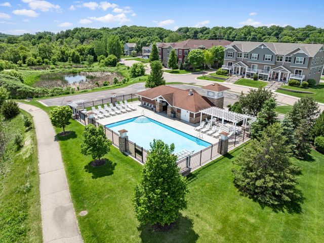9590 Jefferson Drive 3, Chanhassen, MN 55317