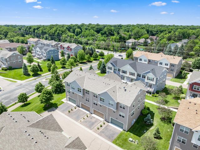9590 Jefferson Drive 3, Chanhassen, MN 55317