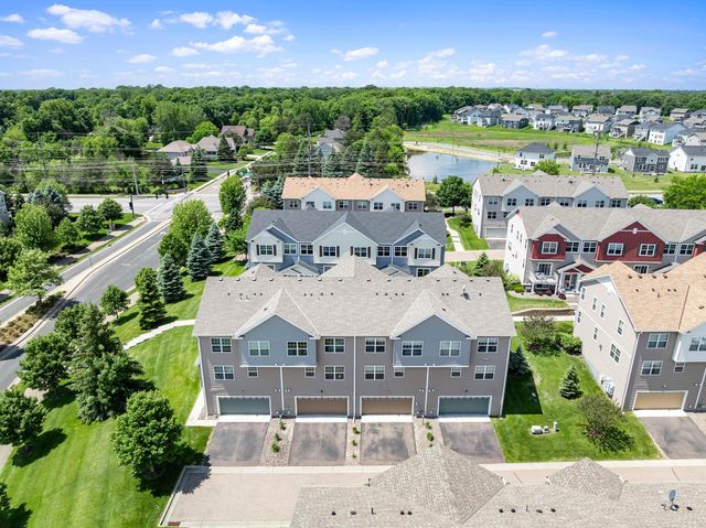 9590 Jefferson Drive 3, Chanhassen, MN 55317