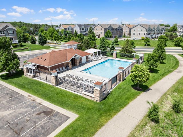 9590 Jefferson Drive 3, Chanhassen, MN 55317
