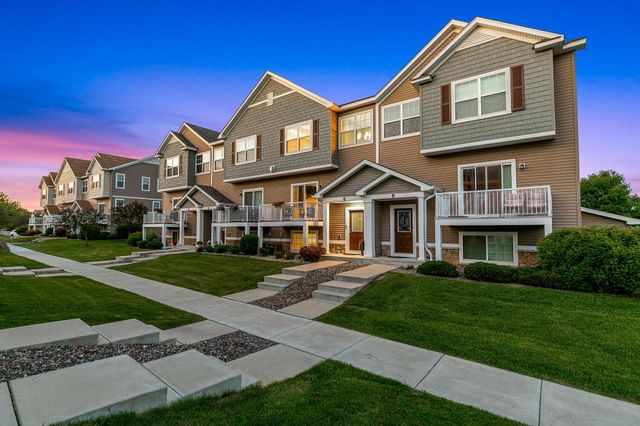 9590 Jefferson Drive 3, Chanhassen, MN 55317