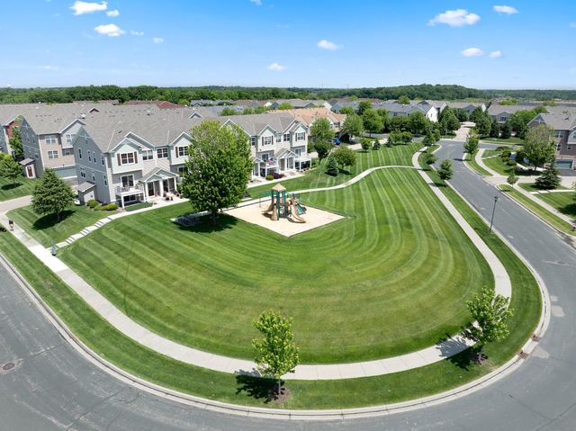 9590 Jefferson Drive 3, Chanhassen, MN 55317