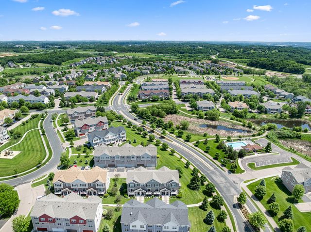 9590 Jefferson Drive 3, Chanhassen, MN 55317