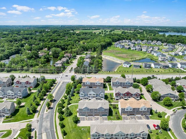 9590 Jefferson Drive 3, Chanhassen, MN 55317
