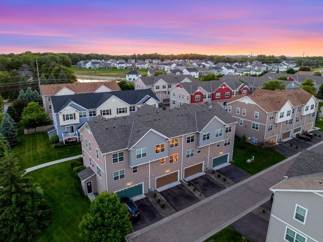 9590 Jefferson Drive 3, Chanhassen, MN 55317