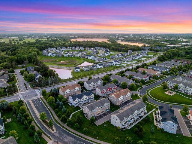 9590 Jefferson Drive 3, Chanhassen, MN 55317