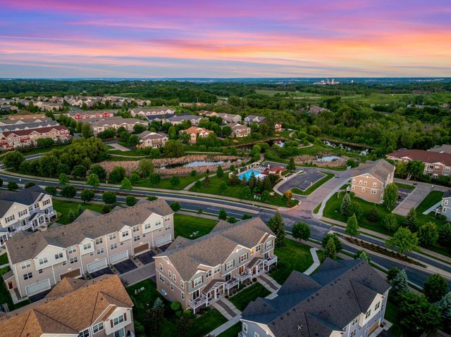9590 Jefferson Drive 3, Chanhassen, MN 55317