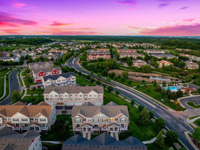 9590 Jefferson Drive 3, Chanhassen, MN 55317