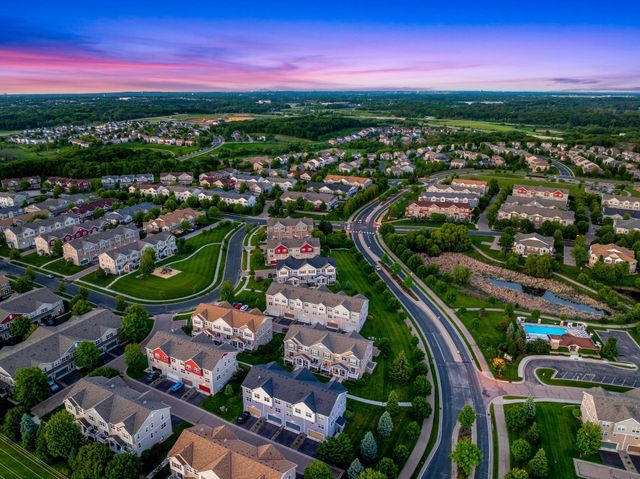 9590 Jefferson Drive 3, Chanhassen, MN 55317
